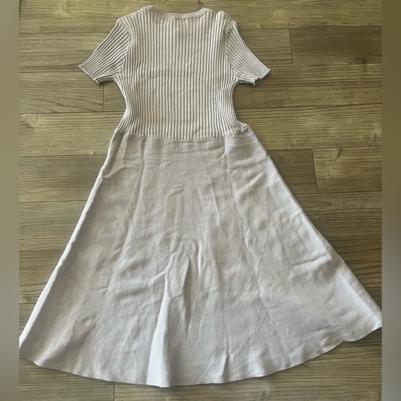 (Urban Outfitters) Knit A-line dress in pale pink - Picture 4 of 4